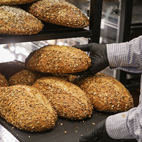friskbagte franskbrød fra Kvickly bageren i VestsjællandsCentret i Slagelse